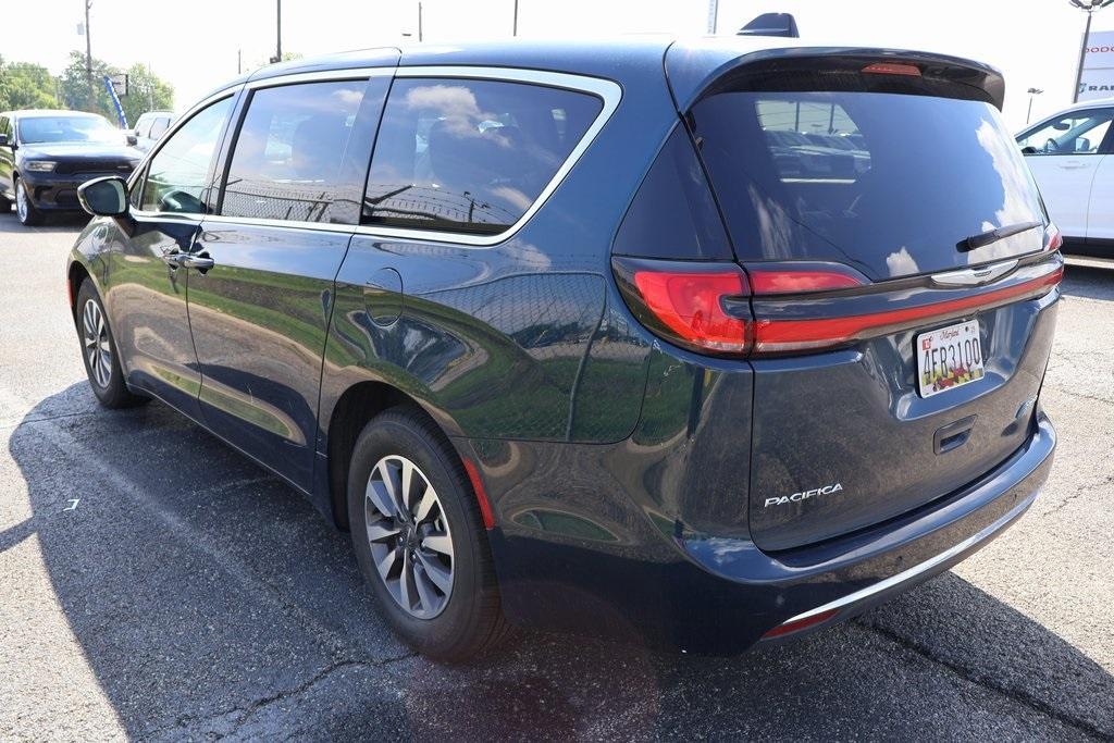 used 2024 Chrysler Pacifica Hybrid car, priced at $31,130