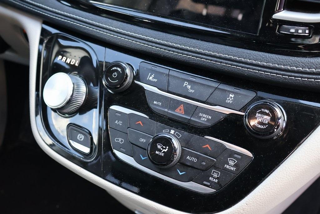 used 2024 Chrysler Pacifica Hybrid car, priced at $31,130