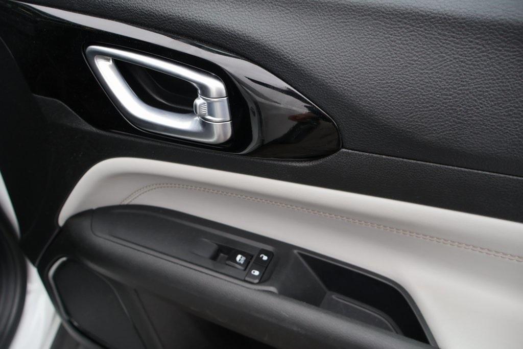 used 2023 Jeep Compass car, priced at $24,055