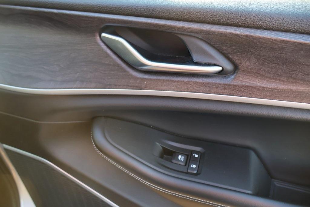 used 2021 Jeep Grand Cherokee L car, priced at $28,995