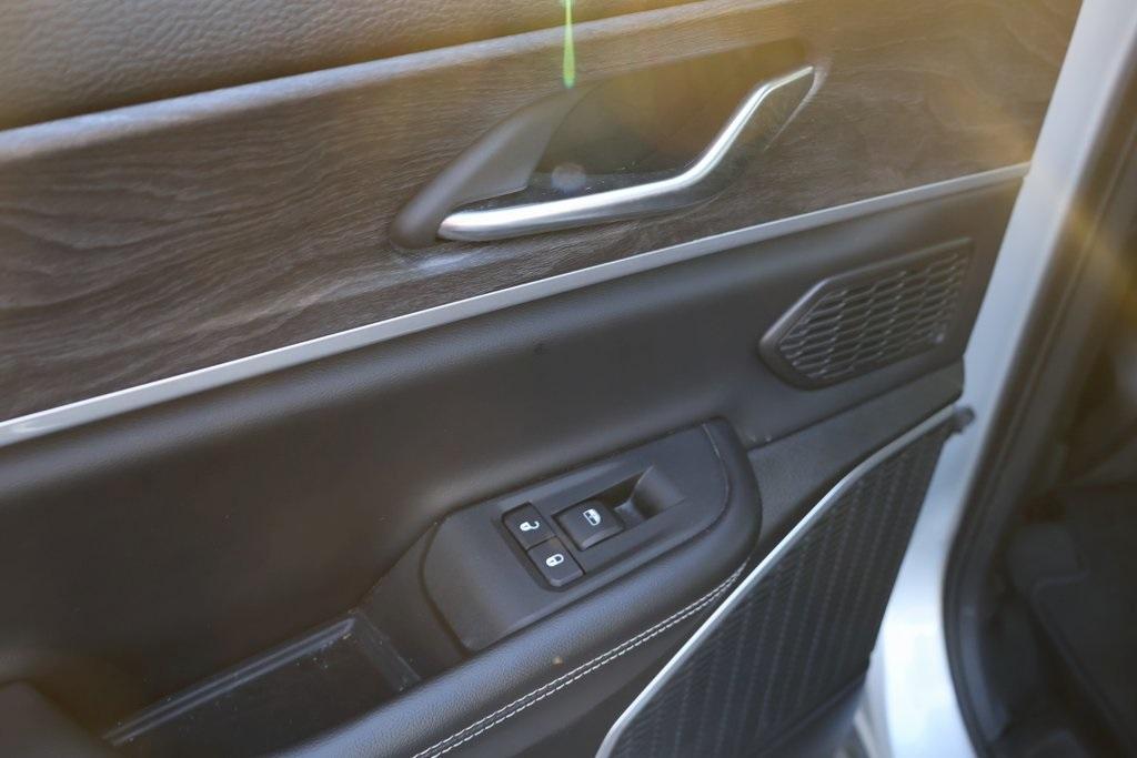 used 2021 Jeep Grand Cherokee L car, priced at $28,995