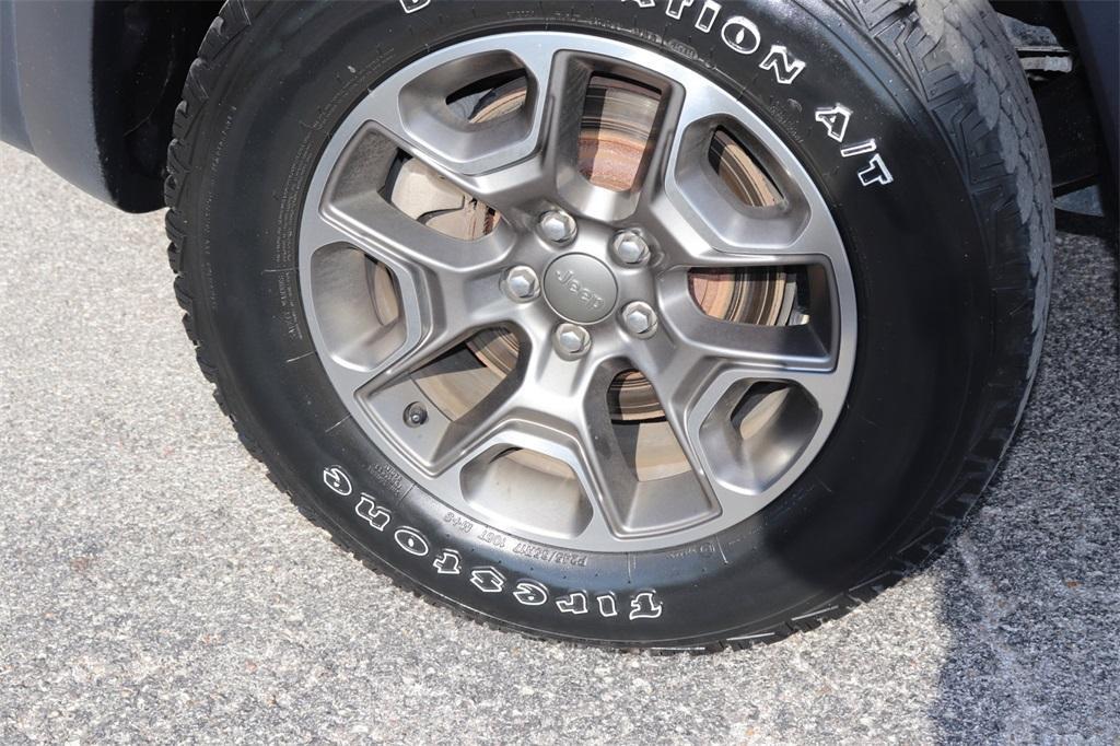used 2020 Jeep Cherokee car, priced at $23,794