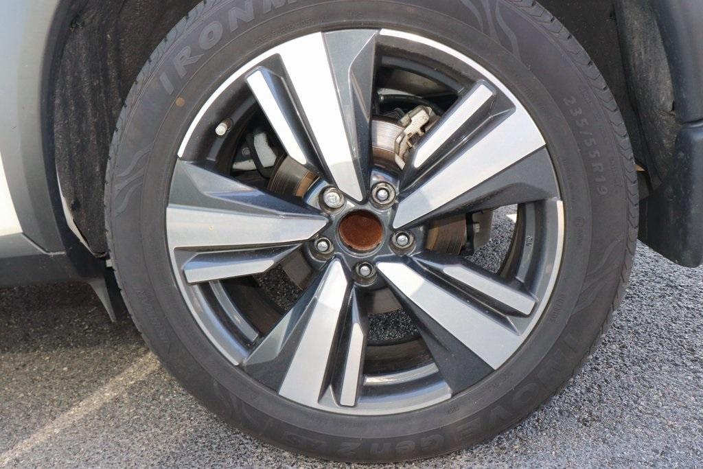 used 2023 Nissan Rogue car, priced at $25,186