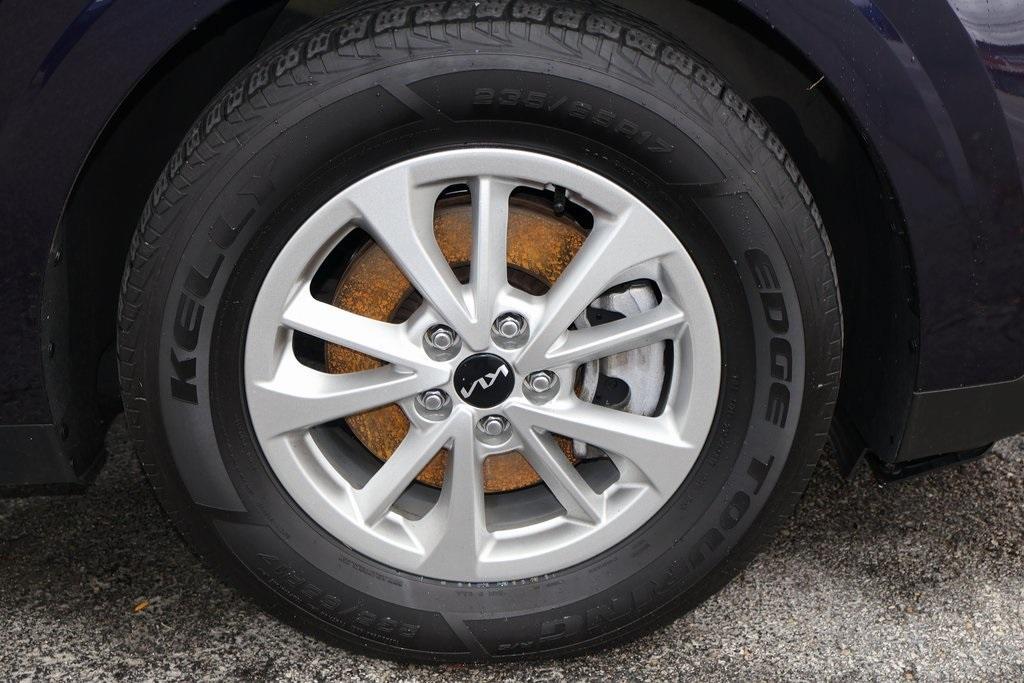 used 2023 Kia Carnival car, priced at $27,995