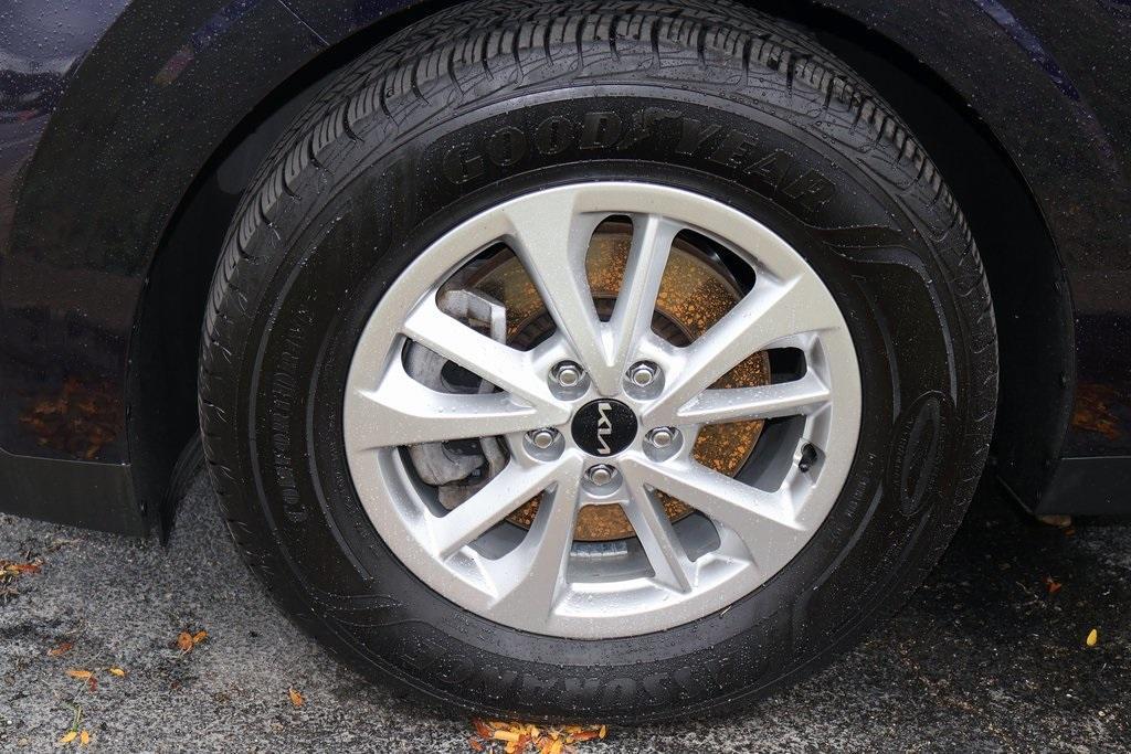 used 2023 Kia Carnival car, priced at $27,995