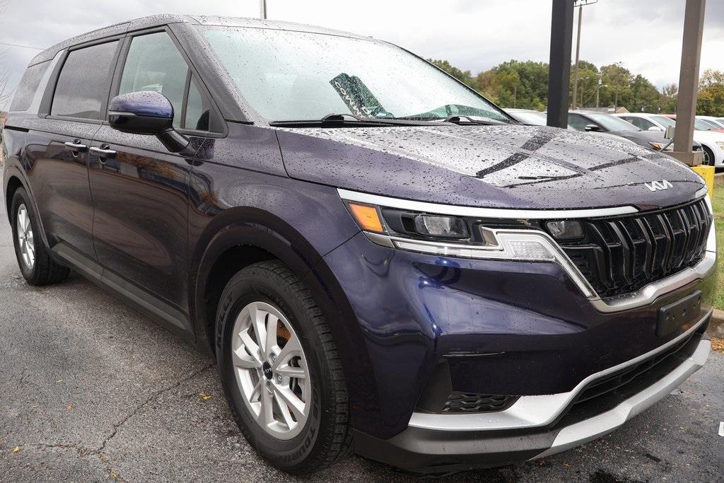 used 2023 Kia Carnival car, priced at $27,995