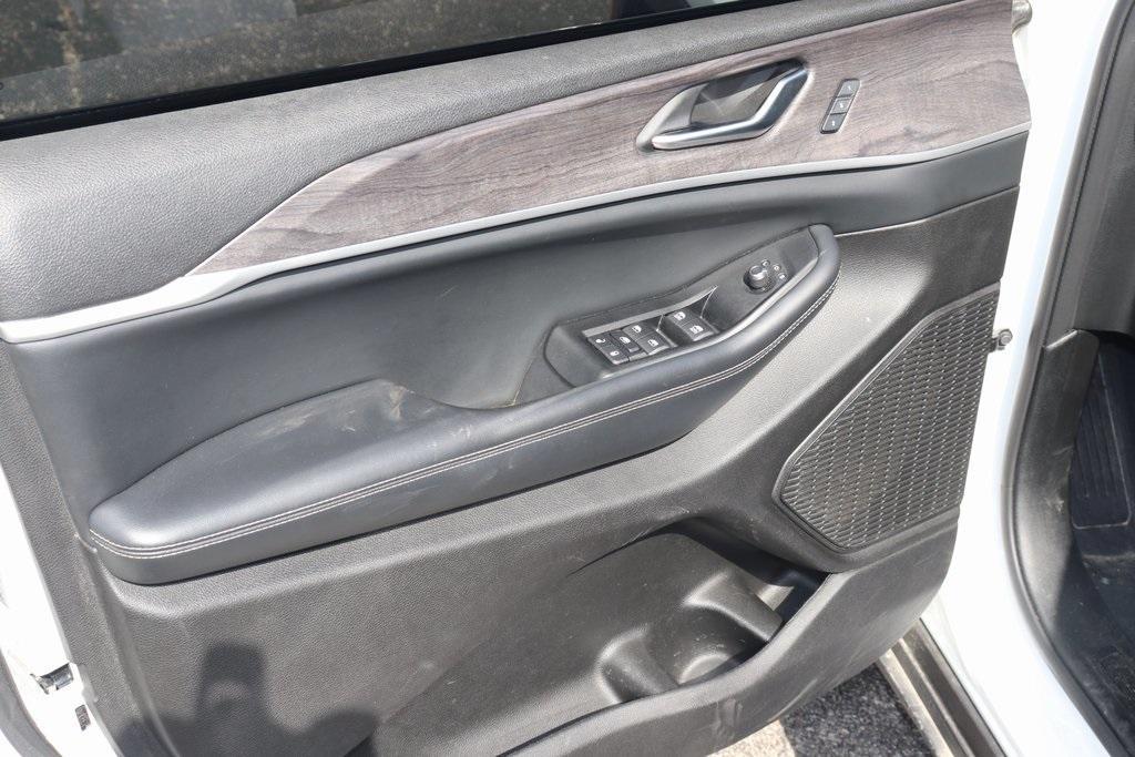 used 2023 Jeep Grand Cherokee car, priced at $34,195
