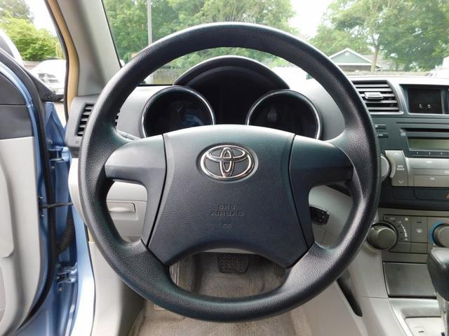used 2008 Toyota Highlander car, priced at $3,933