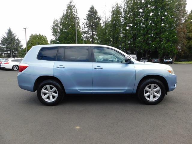 used 2008 Toyota Highlander car, priced at $3,933