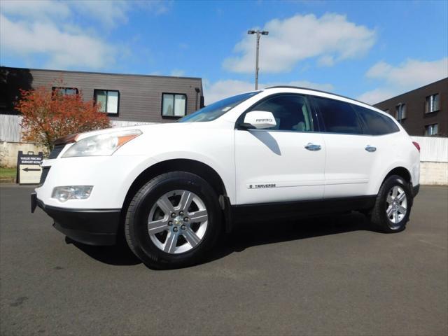 used 2009 Chevrolet Traverse car, priced at $8,288