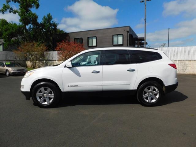 used 2009 Chevrolet Traverse car, priced at $8,288