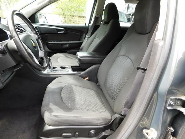 used 2010 Chevrolet Traverse car, priced at $8,988