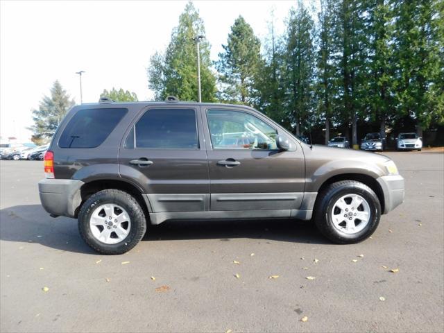 used 2007 Ford Escape car, priced at $3,833