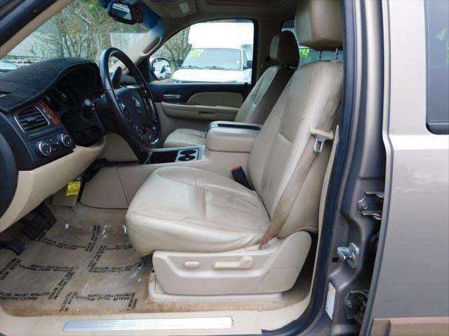 used 2007 Chevrolet Suburban car, priced at $7,988