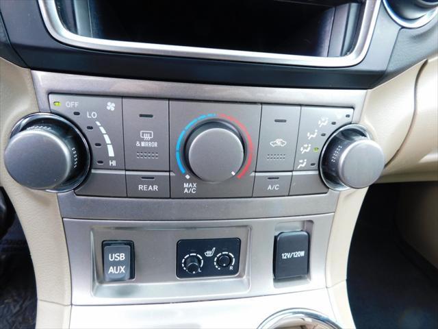 used 2013 Toyota Highlander car, priced at $15,988