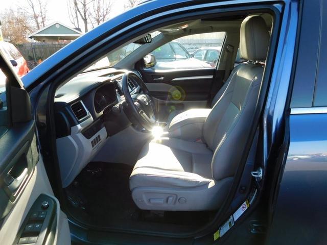 used 2014 Toyota Highlander car
