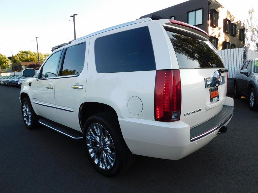 used 2007 Cadillac Escalade car, priced at $13,288