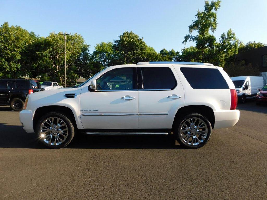 used 2007 Cadillac Escalade car, priced at $13,288