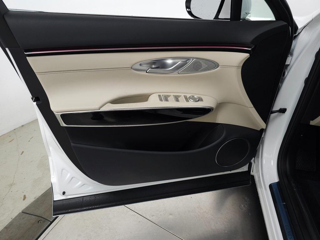 new 2026 Genesis GV70 car