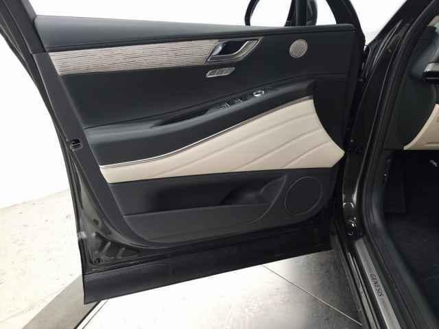new 2025 Genesis GV80 car, priced at $64,200