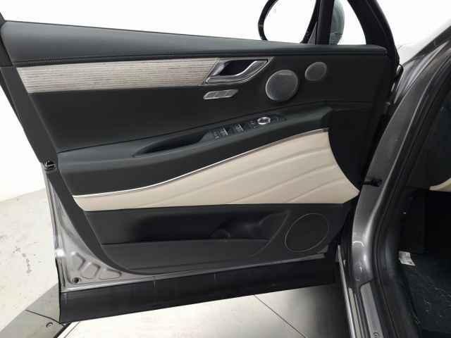 new 2025 Genesis GV80 car, priced at $69,370