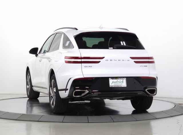 new 2026 Genesis GV70 car
