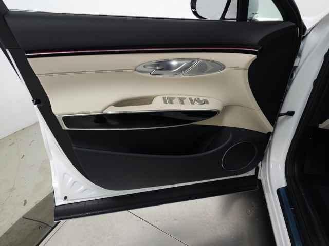 new 2026 Genesis GV70 car
