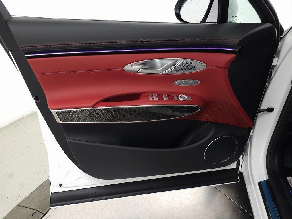 new 2026 Genesis GV70 car