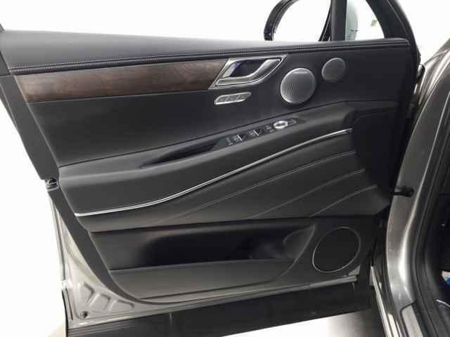 new 2025 Genesis GV80 car, priced at $76,275
