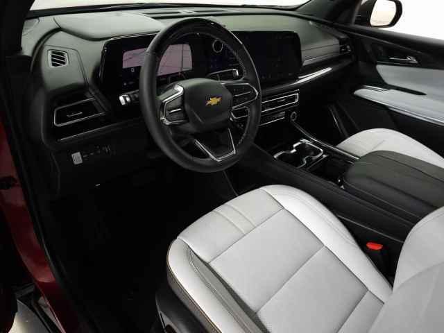 used 2025 Chevrolet Traverse car, priced at $55,790