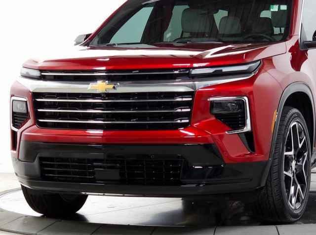 used 2025 Chevrolet Traverse car, priced at $55,790