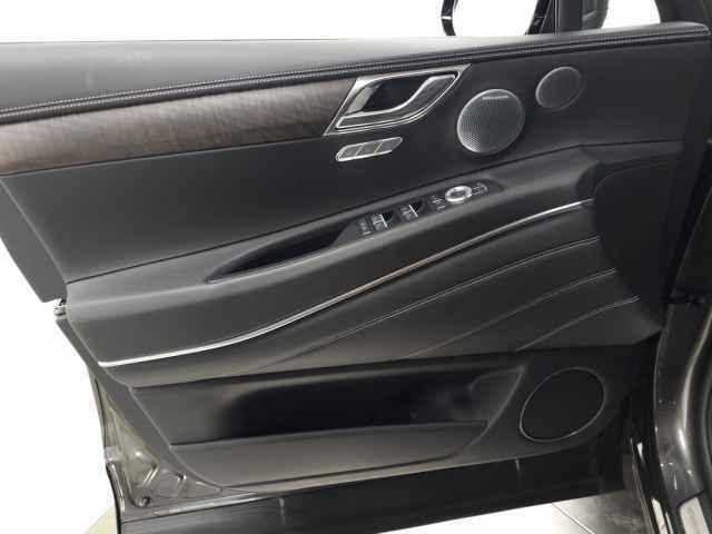 new 2025 Genesis GV80 car, priced at $73,400