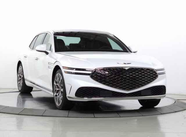 new 2025 Genesis G90 car, priced at $102,455