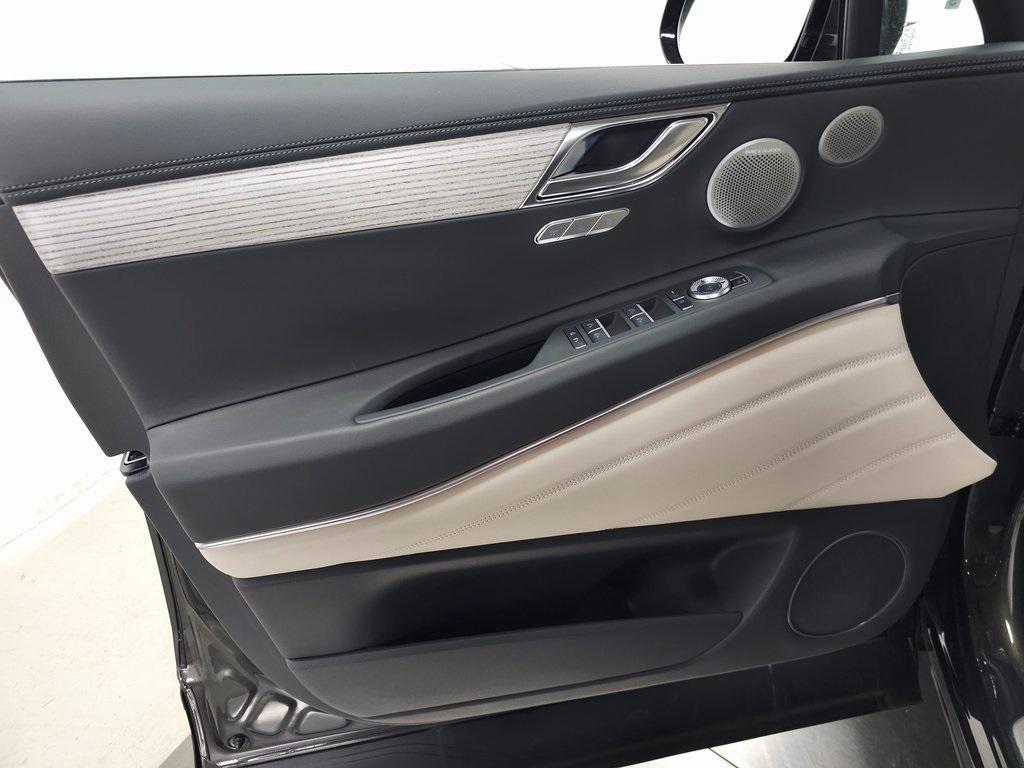 new 2025 Genesis GV80 car, priced at $69,370