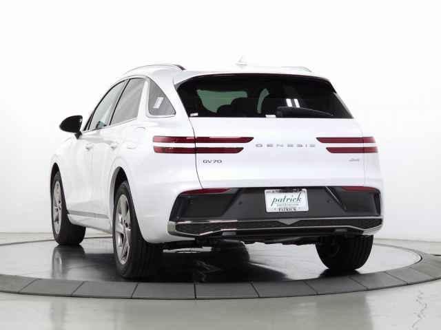 new 2026 Genesis GV70 car