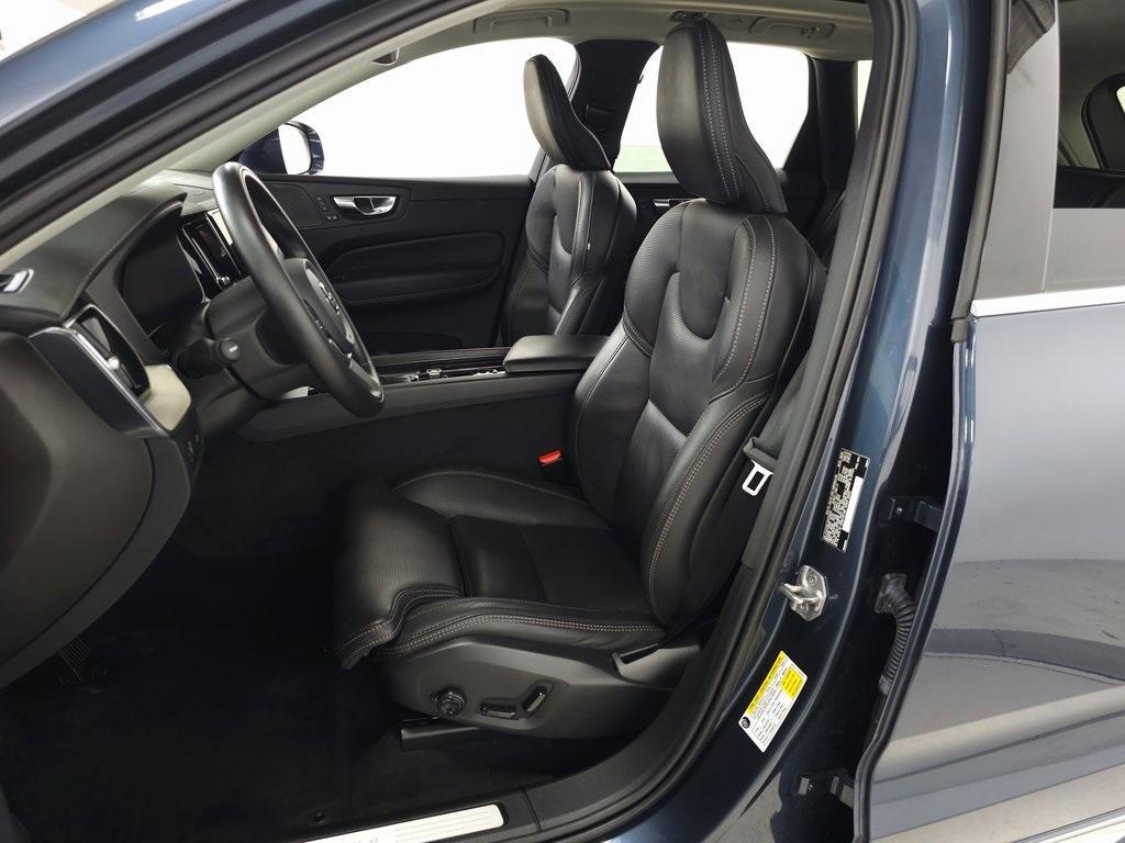 used 2021 Volvo XC60 car, priced at $31,900