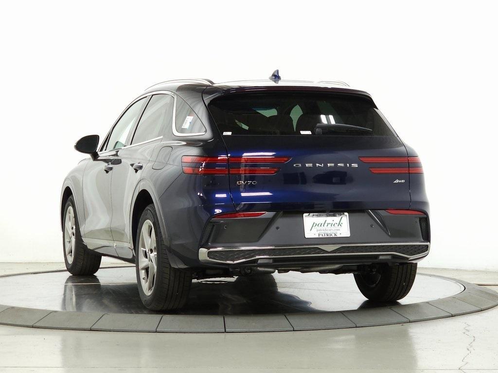 new 2026 Genesis GV70 car