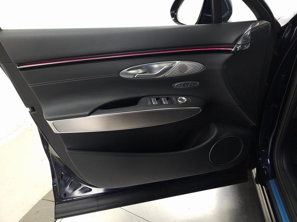 new 2026 Genesis GV70 car
