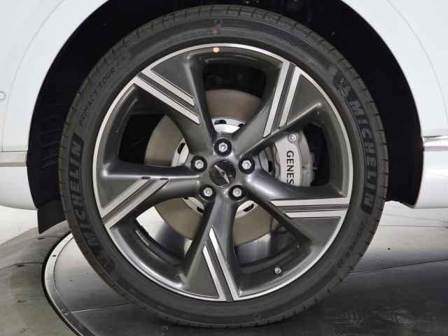 new 2025 Genesis GV80 car, priced at $82,700