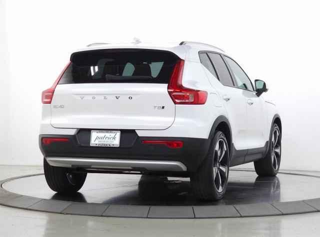 used 2021 Volvo XC40 car, priced at $26,087