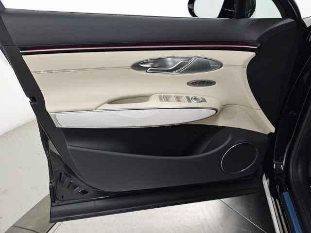 new 2026 Genesis GV70 car