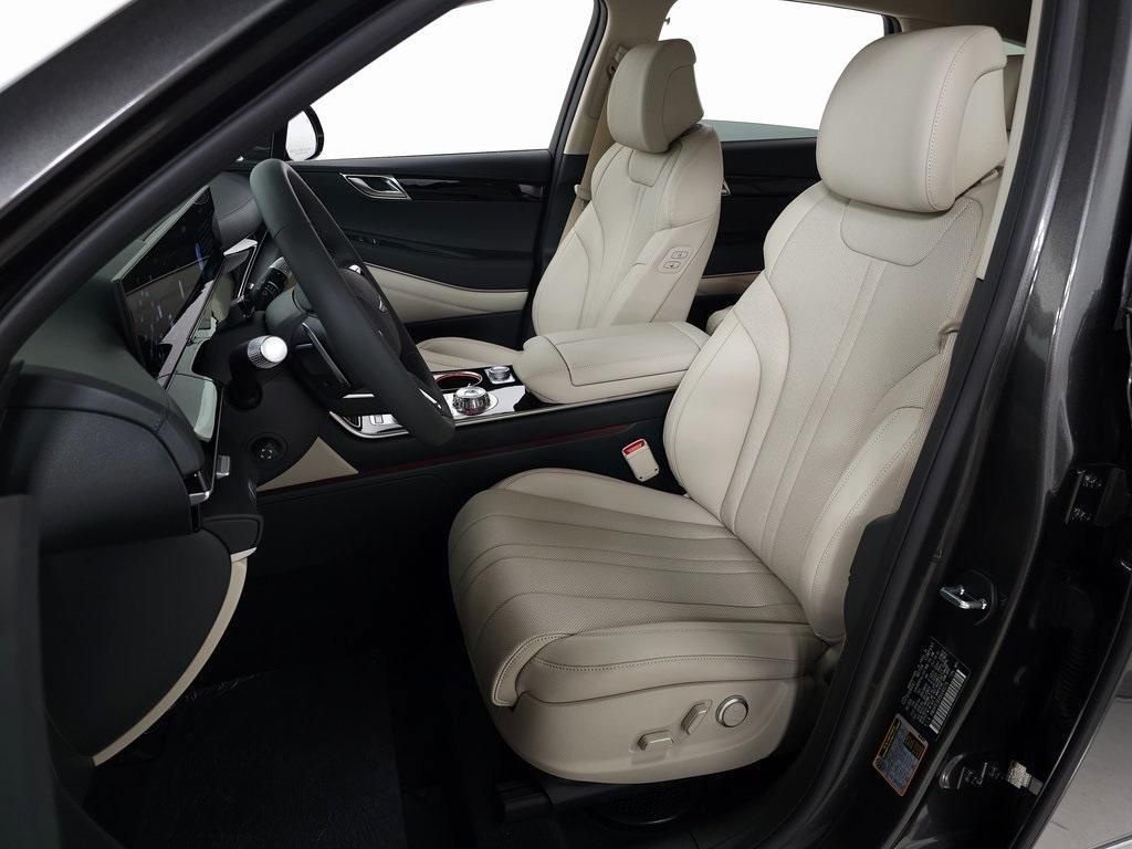 new 2025 Genesis GV80 car, priced at $61,070