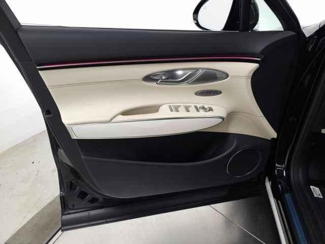 new 2026 Genesis GV70 car