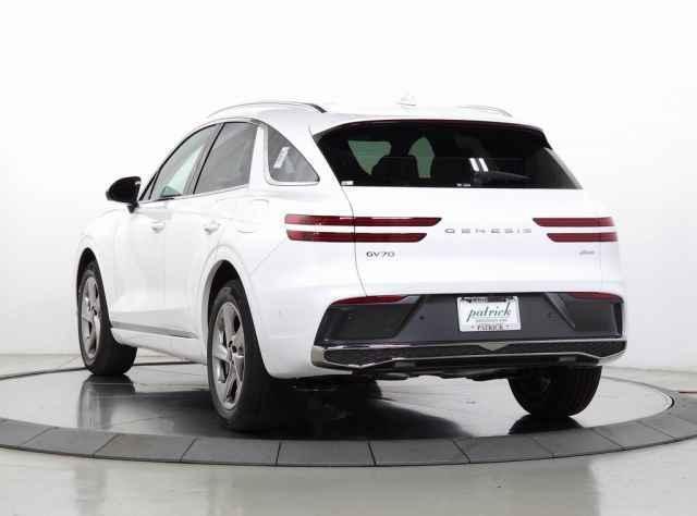 new 2026 Genesis GV70 car