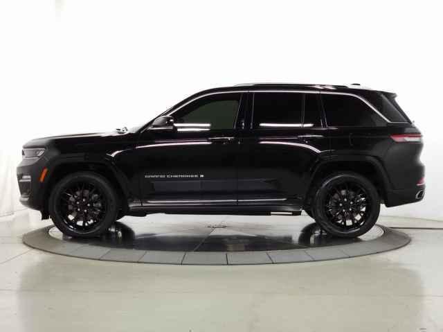used 2022 Jeep Grand Cherokee car, priced at $37,490
