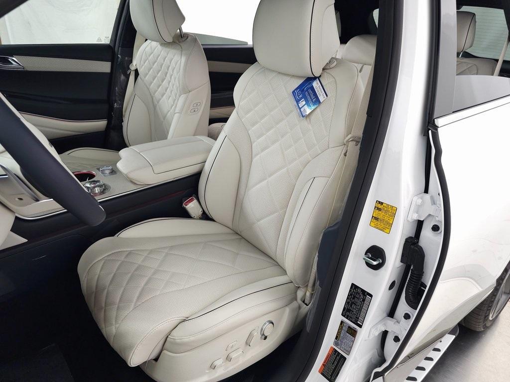 new 2025 Genesis GV80 car, priced at $83,189