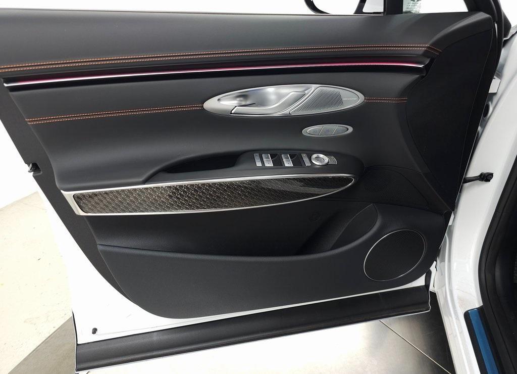 new 2026 Genesis GV70 car