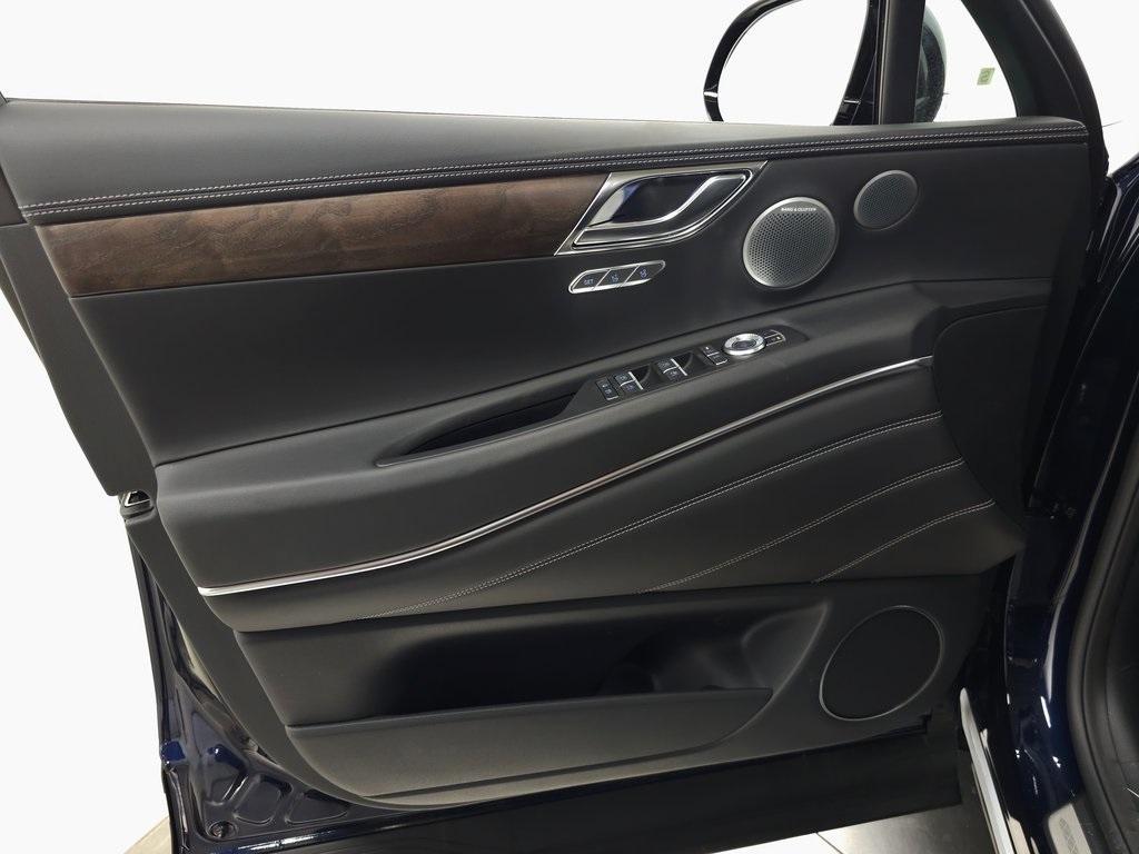 new 2025 Genesis GV80 car, priced at $68,520