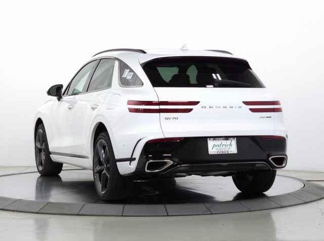 new 2026 Genesis GV70 car