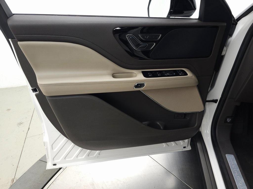 used 2023 Lincoln Aviator car, priced at $41,570